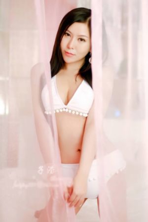 夹在乳沟摩擦小说_DVD超清免费观看