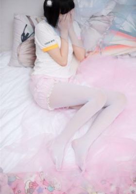 丰满白嫩极品少妇呻吟啪啪片_720神马影院在线
